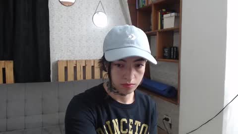 Snapshot of alicee_logan_ chatting on February 18, 2:27 am alicee_logan_ online show from February 18, 2:27 am