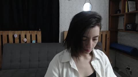 Snapshot of alicee_logan_ chatting on January 5, 3:00 am alicee_logan_ online show from January 5, 3:00 am
