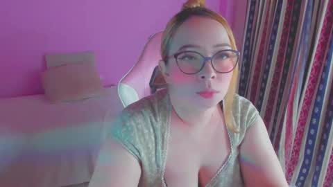 Snapshot of alicefinn chatting on September 21, 11:09 pm Dino nugget online show from September 21, 11:09 pm