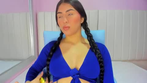 Snapshot of alicefox_18 chatting on September 18, 2:15 am alicefox_18 online show from September 18, 2:15 am
