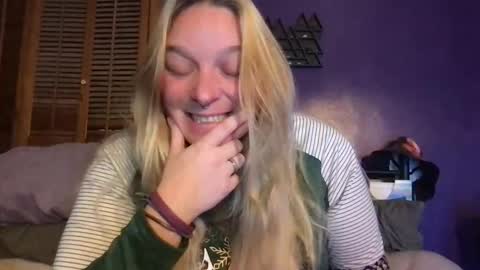 Alice online show from December 17, 11:33 pm