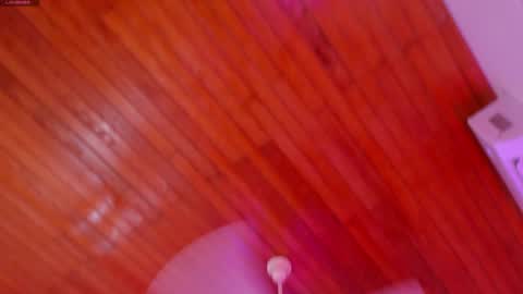 Snapshot of alicekiing_ chatting on September 17, 5:22 am ALICEKIING online show from September 17, 5:22 am