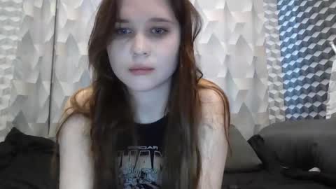 alicemayflower online show from November 15, 9:33 am