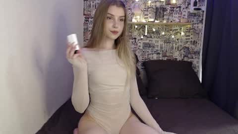 Snapshot of aliceparis69 chatting on January 12, 6:37 pm Alice online show from January 12, 6:37 pm