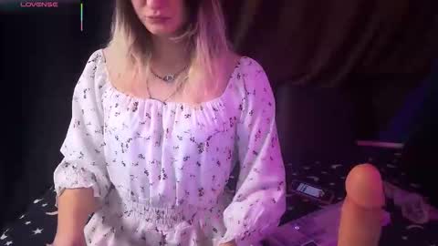 Snapshot of alicepinkhead chatting on September 18, 12:31 pm AlicePinkhead online show from September 18, 12:31 pm