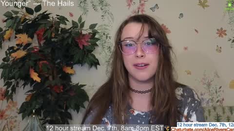 Snapshot of aliceriverscam chatting on December 6, 10:02 pm Alice Rivers ---- Enter my public Discord- online show from December 6, 10:02 pm