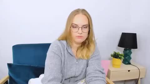 alicesensitive online show from October 17, 12:09 pm