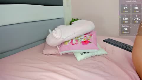 Snapshot of alicestark2 chatting on February 28, 10:39 pm online show from February 28, 10:39 pm