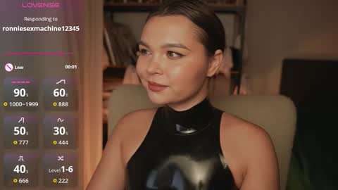 Snapshot of alicesweetlove chatting on September 22, 3:32 am Alice online show from September 22, 3:32 am