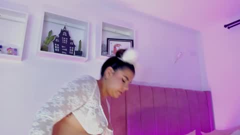 A L I C E  T H U N D E R online show from October 17, 4:38 am