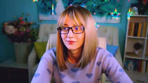 alicewelch_ online show from September 9, 12:05 pm