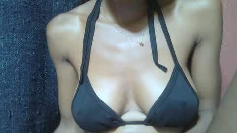 Snapshot of alicia253177 chatting on March 10, 10:28 am alicia253177 online show from March 10, 10:28 am