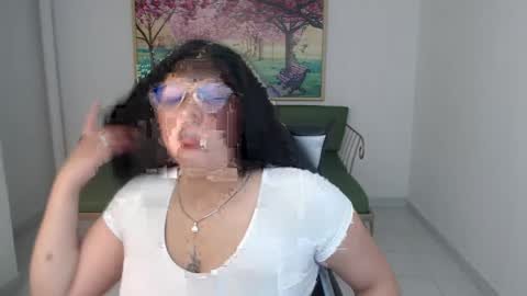 Alicia online show from April 2, 1:51 pm