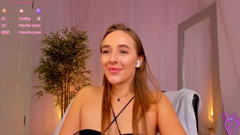 Mia online show from September 21, 2:04 am