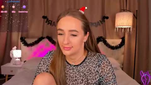 Mia online show from December 22, 1:45 am