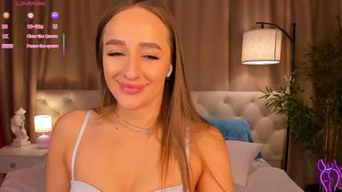 Mia online show from October 10, 2:28 am