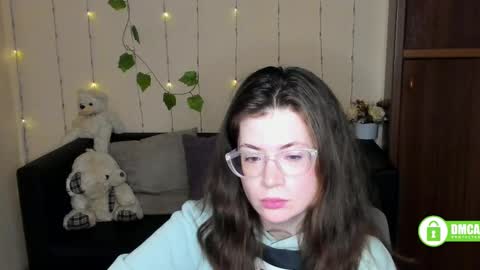 Snapshot of alicia_folow chatting on February 16, 3:47 am Alicia online show from February 16, 3:47 am