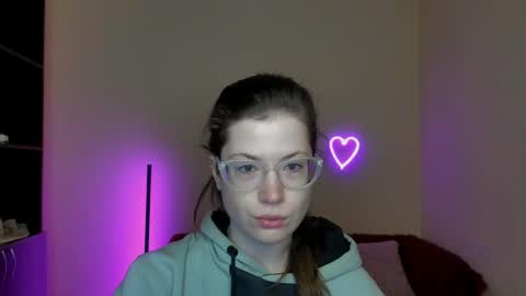 Snapshot of alicia_folow chatting on March 1, 6:35 am Alicia online show from March 1, 6:35 am