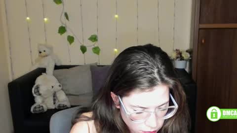 Snapshot of alicia_folow chatting on February 16, 12:41 am Alicia online show from February 16, 12:41 am