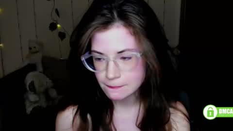 Snapshot of alicia_folow chatting on February 18, 9:42 pm Alicia online show from February 18, 9:42 pm