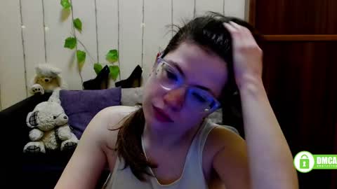 Snapshot of alicia_folow chatting on March 4, 6:37 am Alicia online show from March 4, 6:37 am