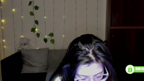 Snapshot of alicia_folow chatting on February 26, 4:27 pm Alicia online show from February 26, 4:27 pm