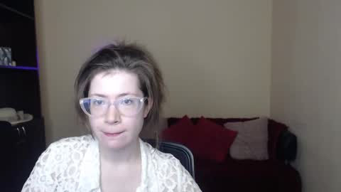 Snapshot of alicia_folow chatting on February 8, 6:33 am Alicia online show from February 8, 6:33 am