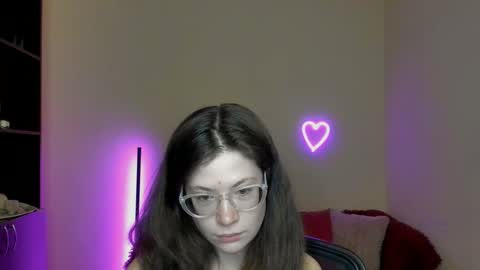 Snapshot of alicia_folow chatting on March 8, 9:28 am Alicia online show from March 8, 9:28 am