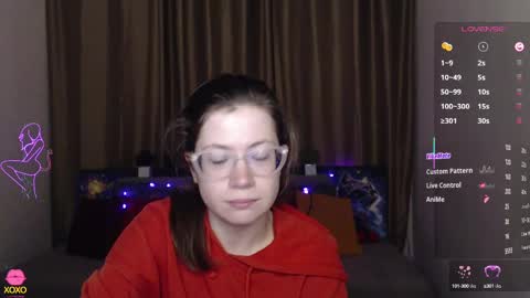 Snapshot of alicia_folow chatting on March 12, 6:29 am Alicia online show from March 12, 6:29 am
