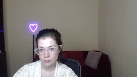 Snapshot of alicia_folow chatting on February 6, 3:48 am Alicia online show from February 6, 3:48 am