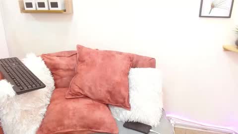 aliciacute    online show from September 23, 7:31 pm