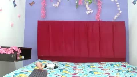 aliciakoch101cm online show from September 19, 3:43 am