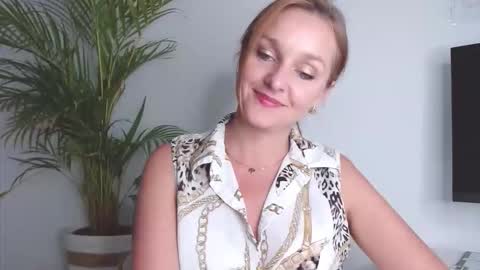 Alicia online show from October 15, 2:18 pm