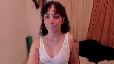 Snapshot of aliciapalmer19 chatting on January 26, 12:16 am Alis 3 independent model 3 online show from January 26, 12:16 am