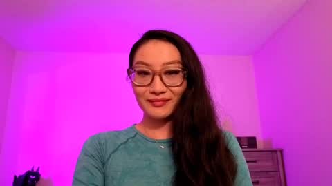 Alicia Hebi online show from October 5, 5:20 pm