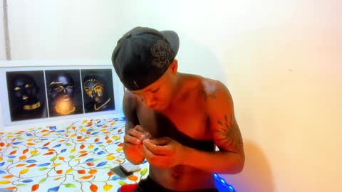 Snapshot of alid_17 chatting on December 6, 11:08 pm Alid 17 online show from December 6, 11:08 pm