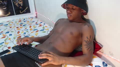 Snapshot of alid_17 chatting on December 7, 7:05 pm Alid 17 online show from December 7, 7:05 pm