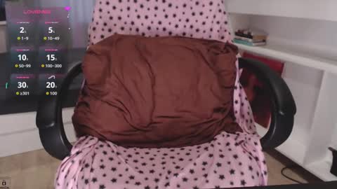 Mia online show from September 22, 11:47 am