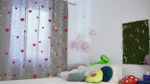 Alieness Ivy online show from February 24, 7:11 am