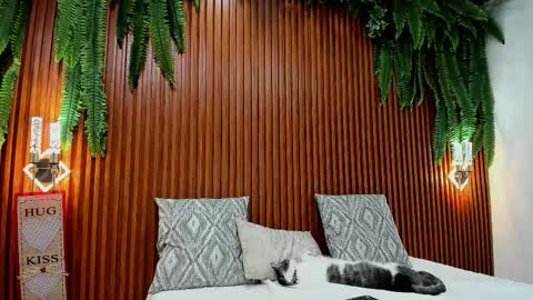 Alice online show from March 5, 4:49 pm