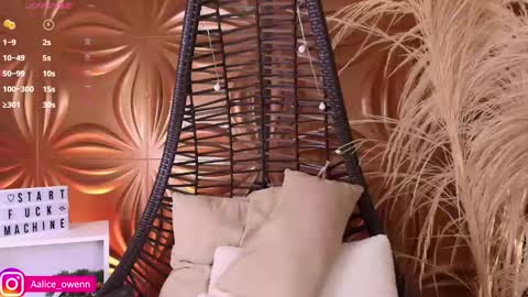 Snapshot of aliiceowen chatting on February 19, 3:17 am Alicie online show from February 19, 3:17 am