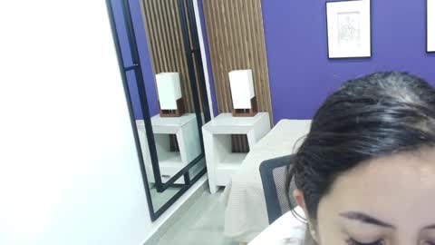 Snapshot of alina_martinelli chatting on February 19, 11:38 am Alina online show from February 19, 11:38 am