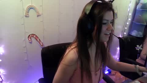 Snapshot of alina_nightshade chatting on December 24, 3:49 am Alina Nightshade online show from December 24, 3:49 am
