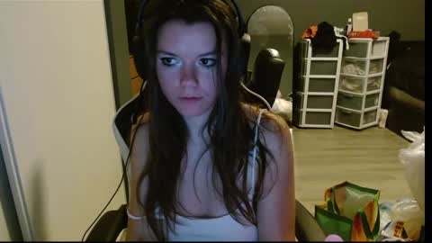 Snapshot of alina_nightshade chatting on September 21, 3:43 am Alina Nightshade online show from September 21, 3:43 am