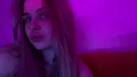 alinalina_1 online show from September 23, 8:48 pm
