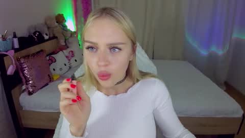 alinaocean online show from October 9, 9:53 pm