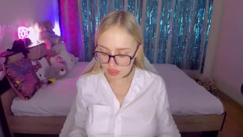 alinaocean online show from November 4, 6:53 pm