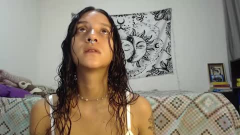 Snapshot of alinawoolf_ chatting on December 9, 2:02 am Ali online show from December 9, 2:02 am