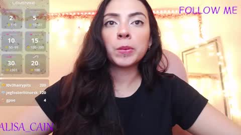 Snapshot of alisa__cain chatting on December 3, 8:33 am Alejandra online show from December 3, 8:33 am