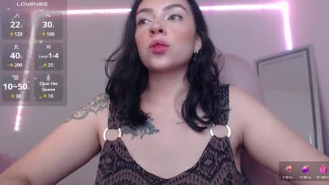 Snapshot of alisa__cain chatting on January 30, 8:43 am Alejandra online show from January 30, 8:43 am